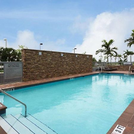 Fairfield Inn & Suites By Marriott Fort Lauderdale Pembroke Pines Zewnętrze zdjęcie
